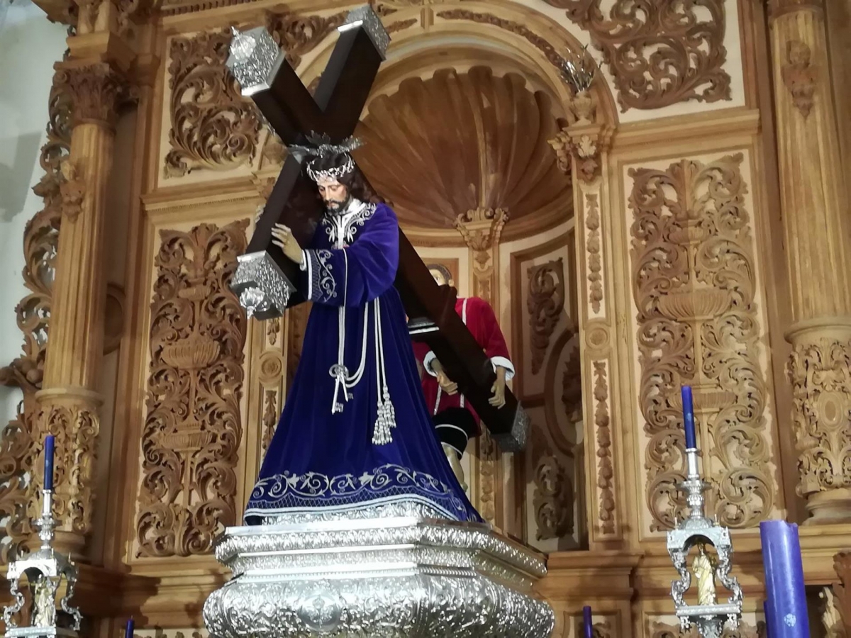  Técnicos de Patrimonio supervisan la conservación de 'El Abuelo' 