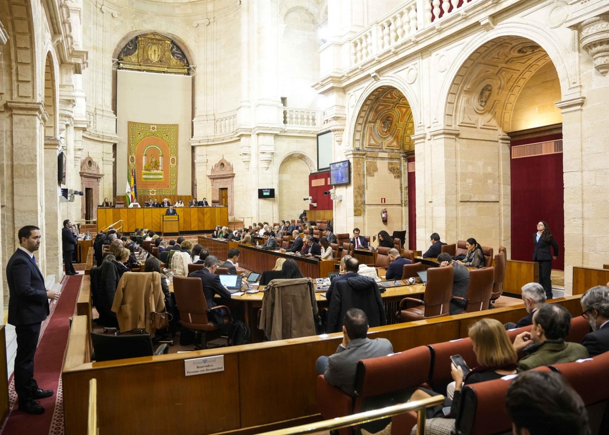  El Parlamento andaluz estrena legislatura con mayoría femenina 