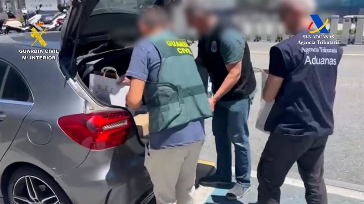  Desarticulada una red que defraudaba el IVA con la venta online de móviles 