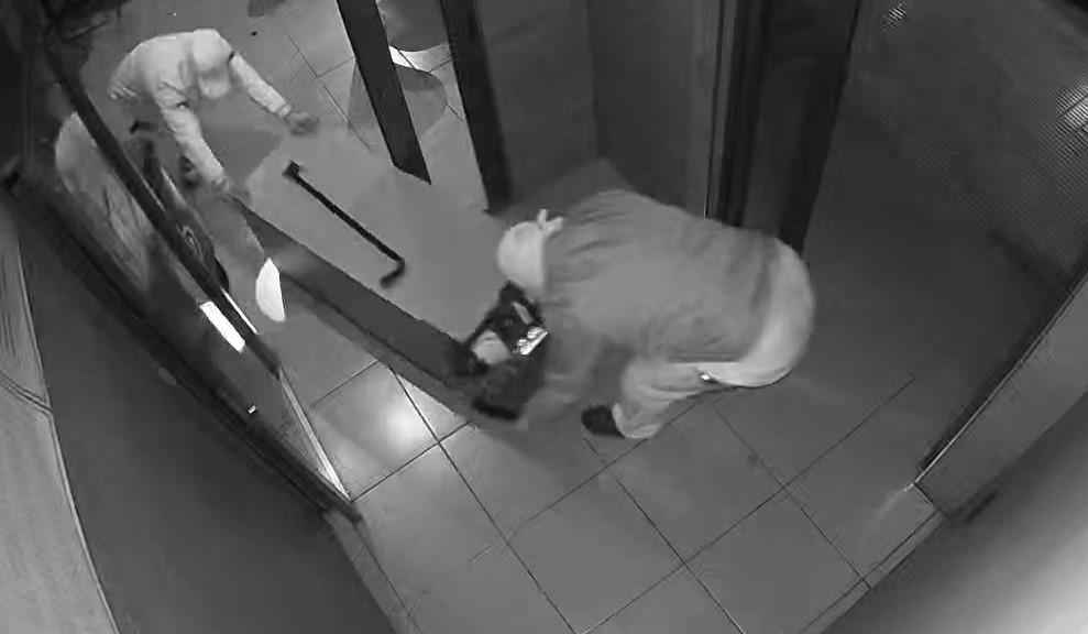  Cinco detenidos por robos en sucursales bancarias y salones de juego 