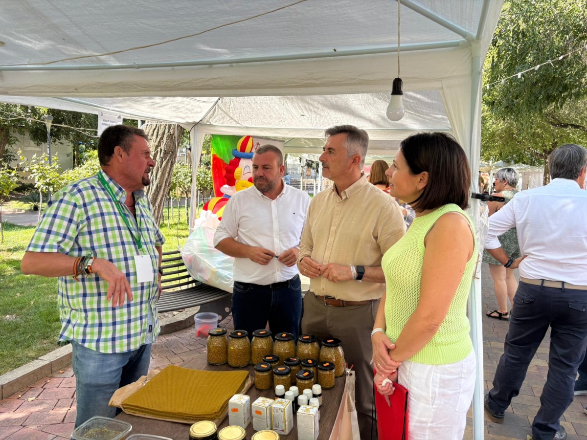  La IV Feria Multisectorial de Peal de Becerro abre sus puertas 