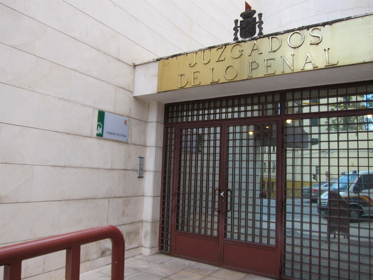  Condena de 18 meses de cárcel por matar de un golpe a un perro 