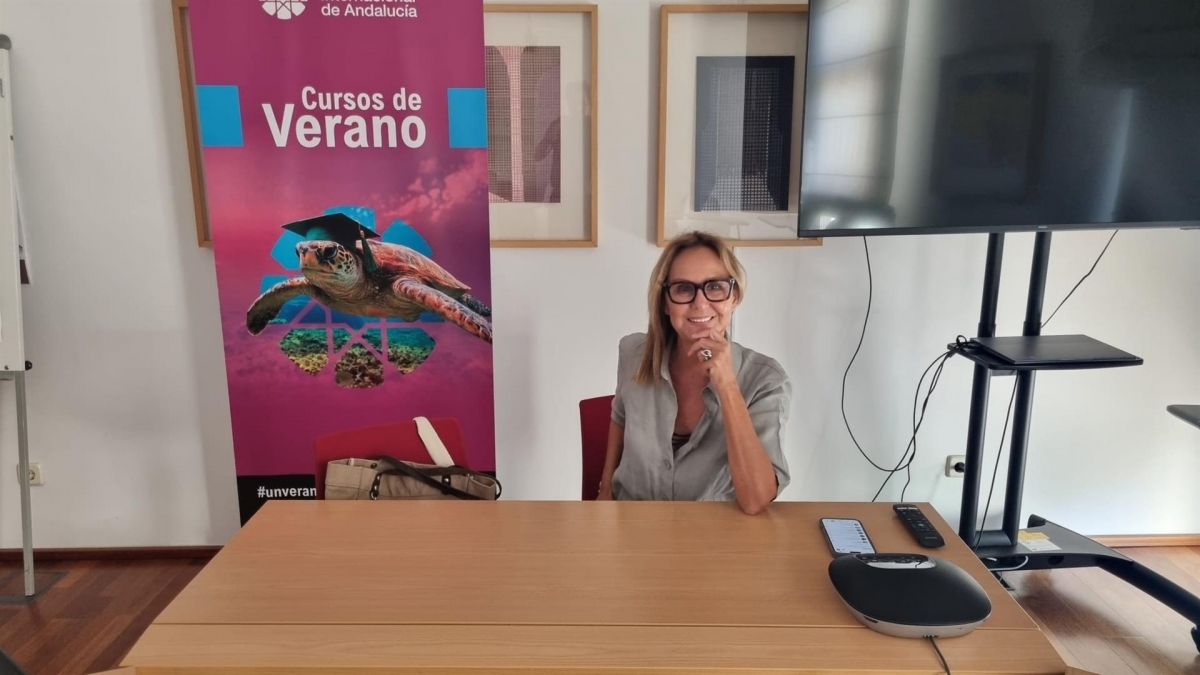  La escritora española María Dueñas rechaza la "cultura del pelotazo" 