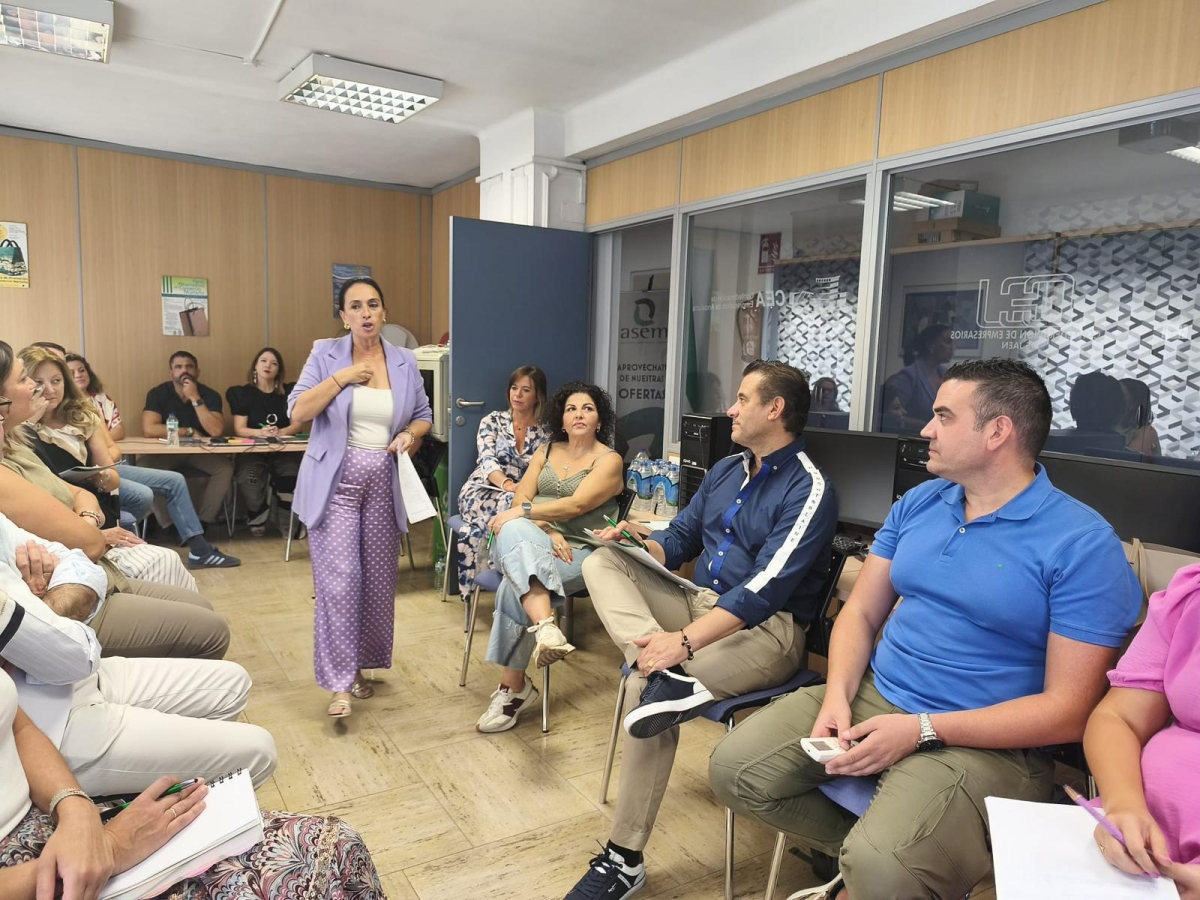  Victoria Cabrera forma a veinte empresarios en comunicación estratégica 