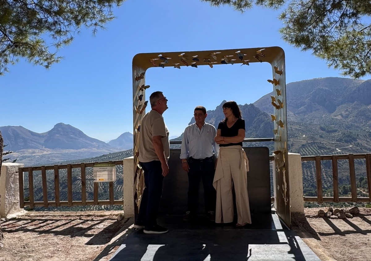  Albanchez de Mágina estrena un mirador sobre el olivar de montaña 