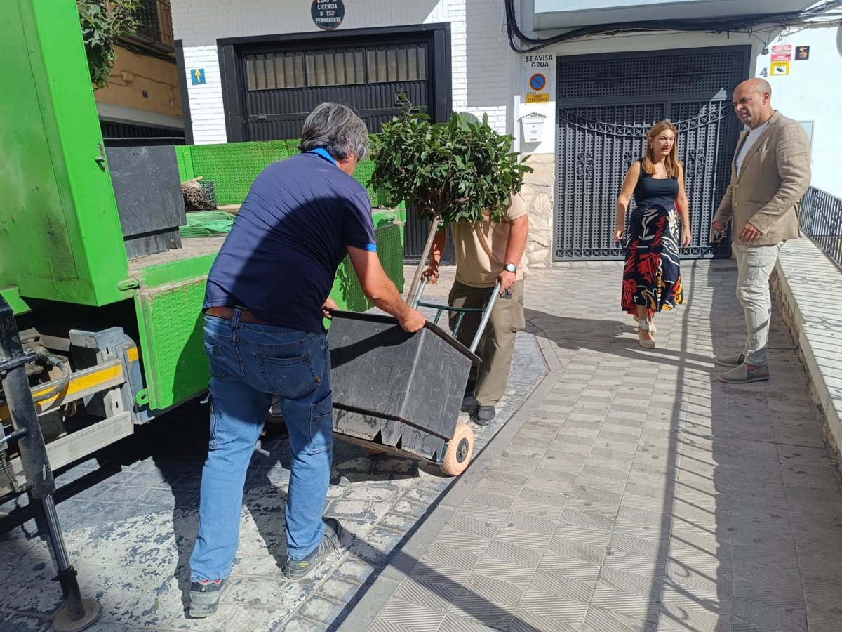  El Centro Especial de Empleo embellece Almendros Aguilar 