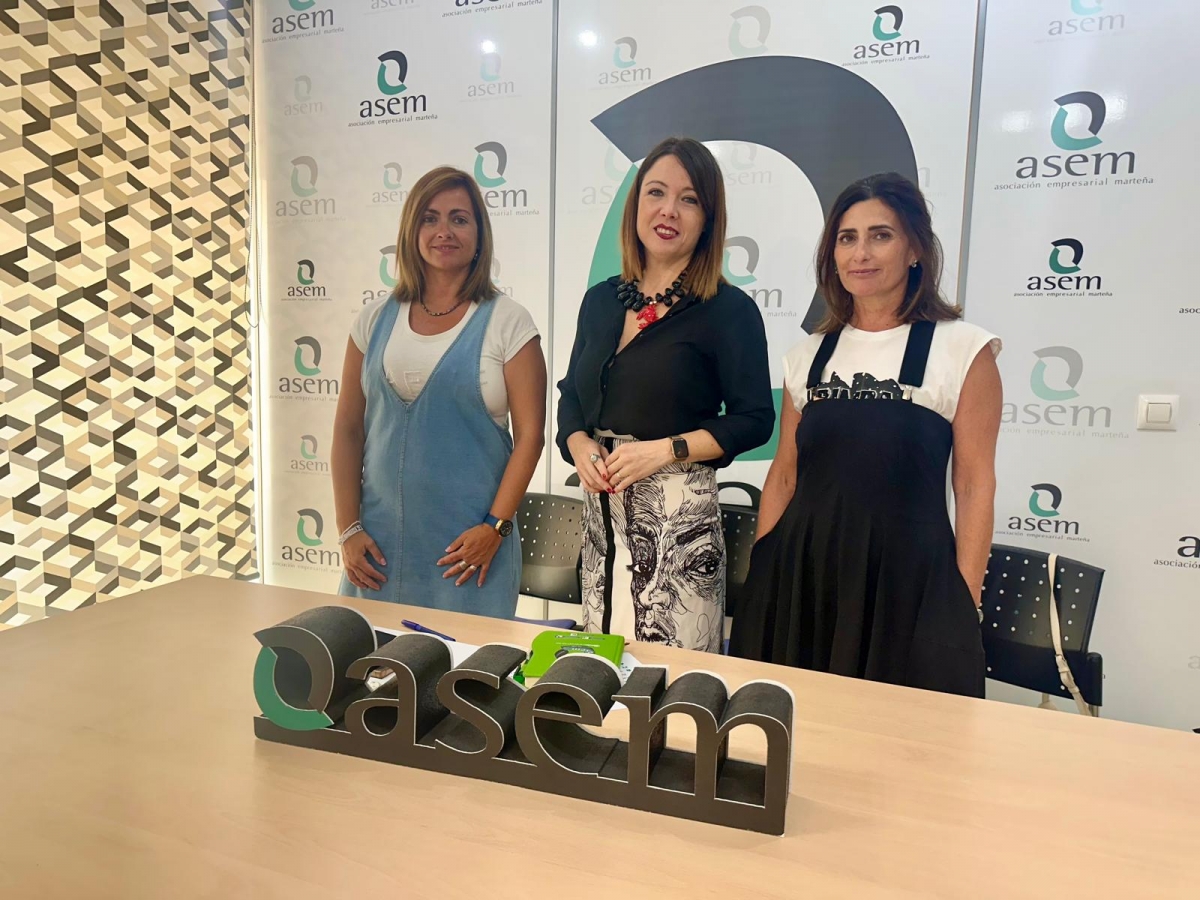 Las empresarias de Martos renuevan su convenio con Caja Rural