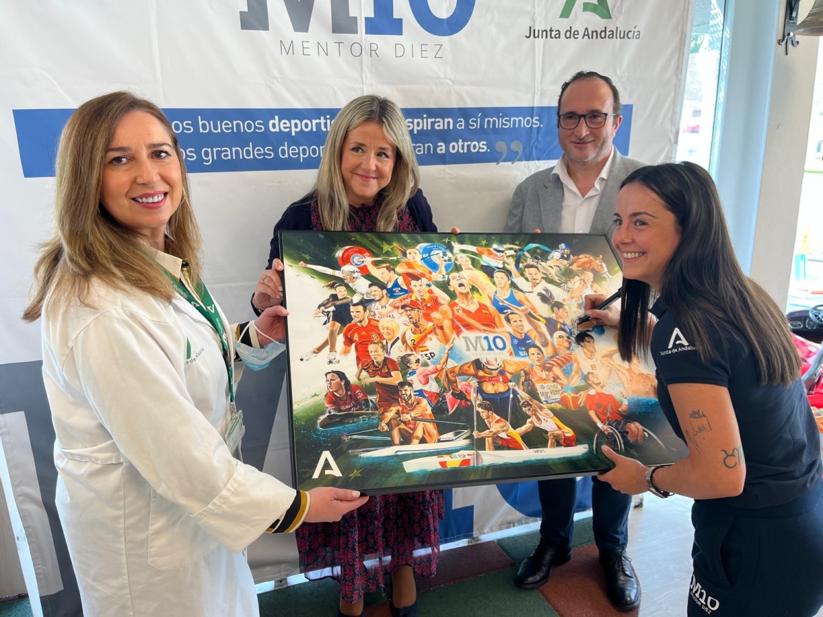  La gimnasta olímpica Ana Pérez visita a pacientes en el Hospital de Jaén 