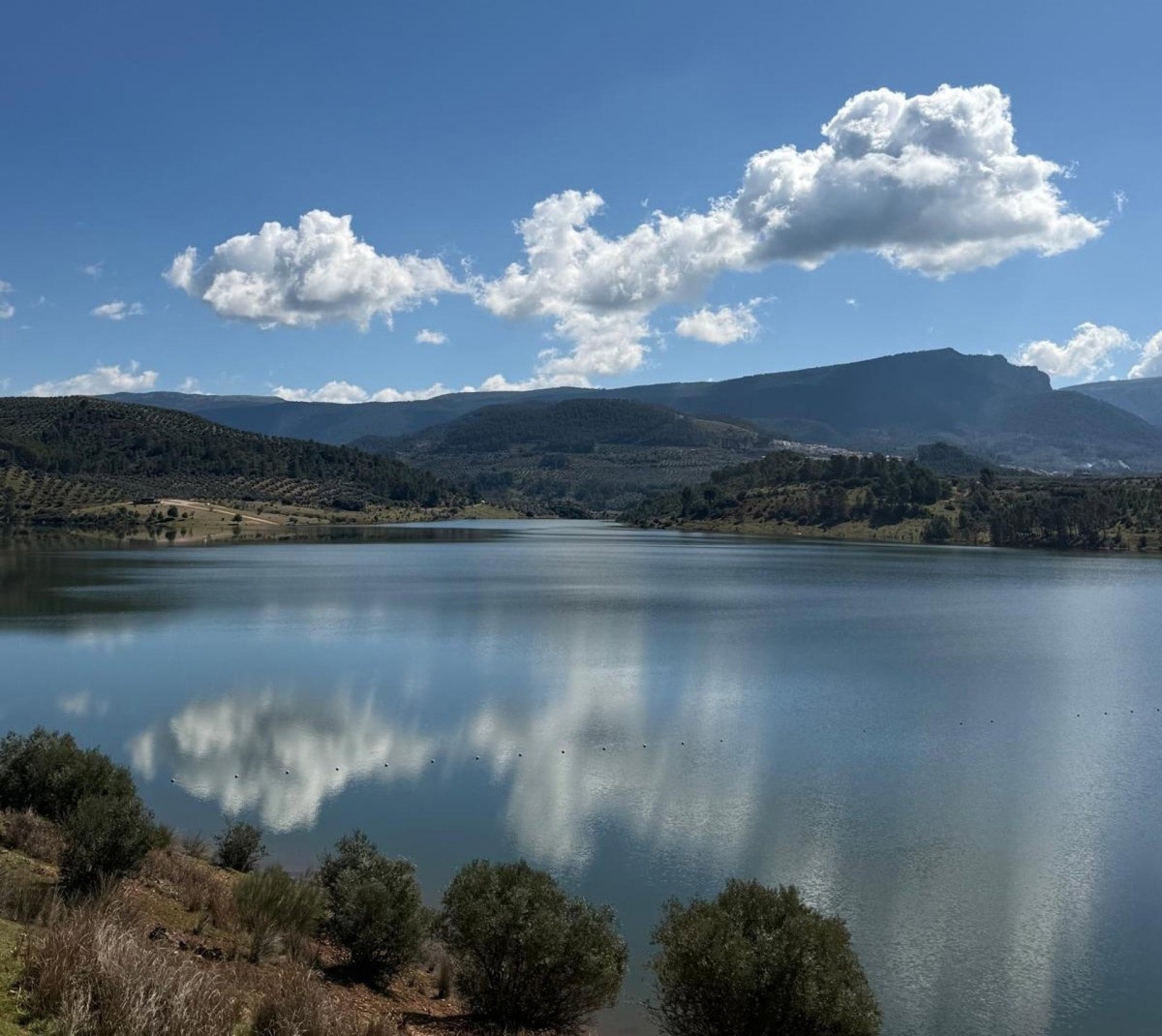  Hallan el cadáver de un hombre de 70 años en la presa de Siles 