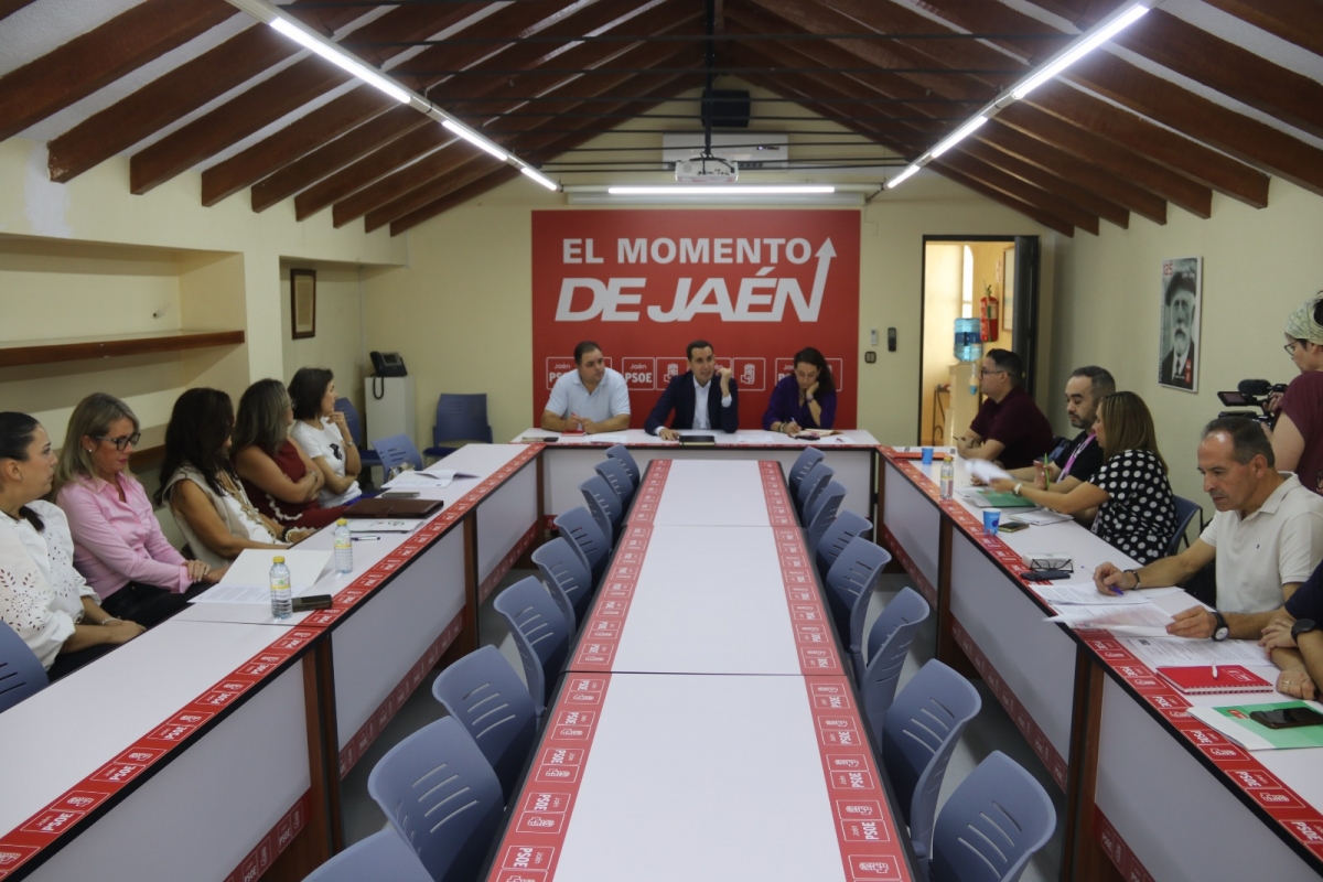 El PSOE propone bajar las ratios en los centros educativos andaluces