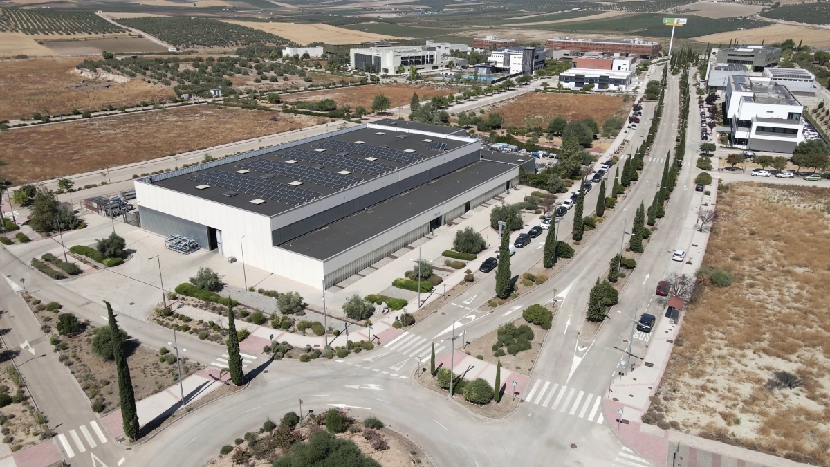 Pieralisi impulsa la autosuficiencia energética en su sede de Mengíbar