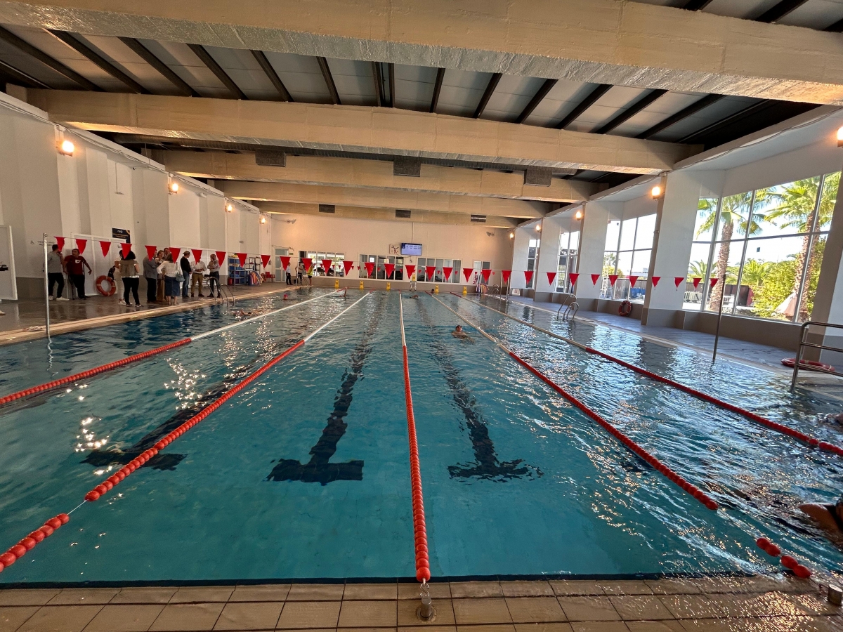 Andújar reabre su piscina cubierta tras una renovación integral 