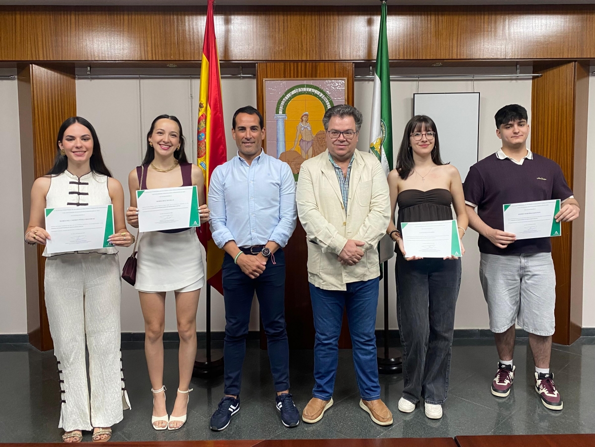  Cuatro estudiantes reciben el Premio Extraordinario de Bachillerato 