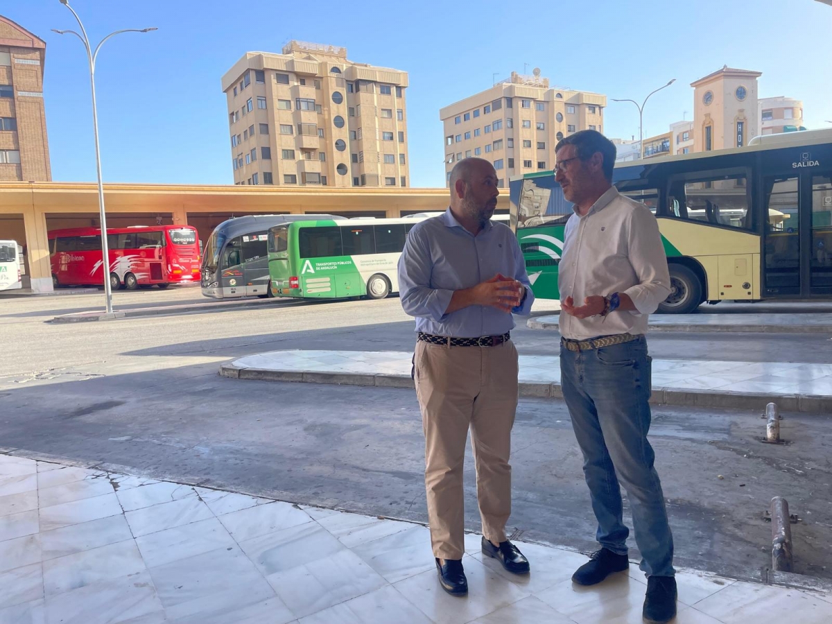  La Junta amplía los servicios y frecuencias del autobús metropolitano 