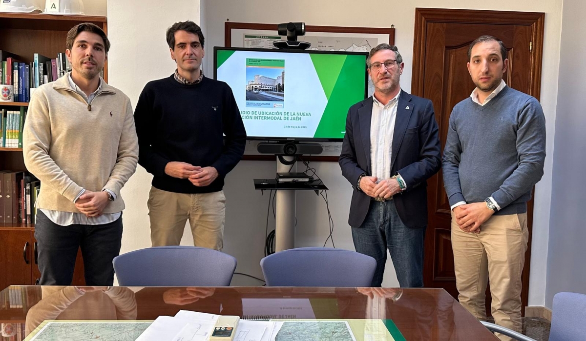  La Junta valora la movilidad de la capital con la asociación Jaén Centro 