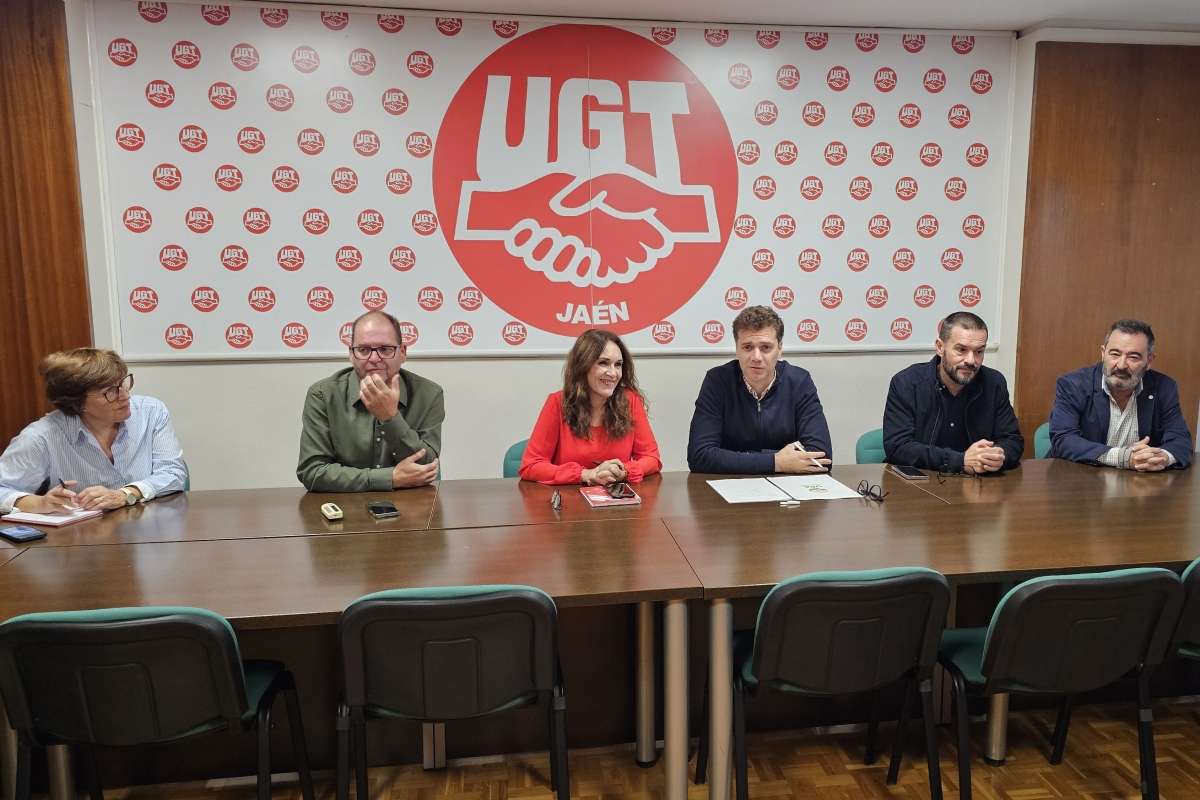 UPA y UGT abordan la falta de rentabilidad y mano de obra en el olivar 