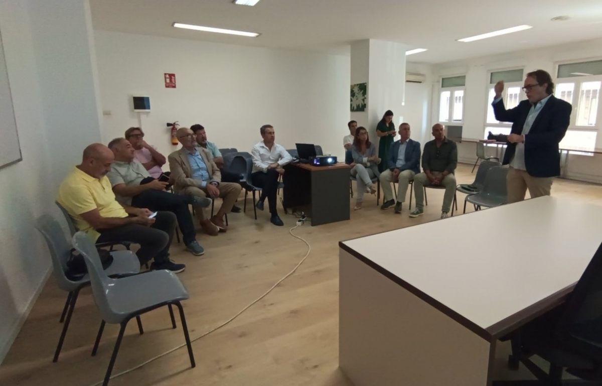  El Ayuntamiento recoge propuestas de comerciantes del Gran Eje 