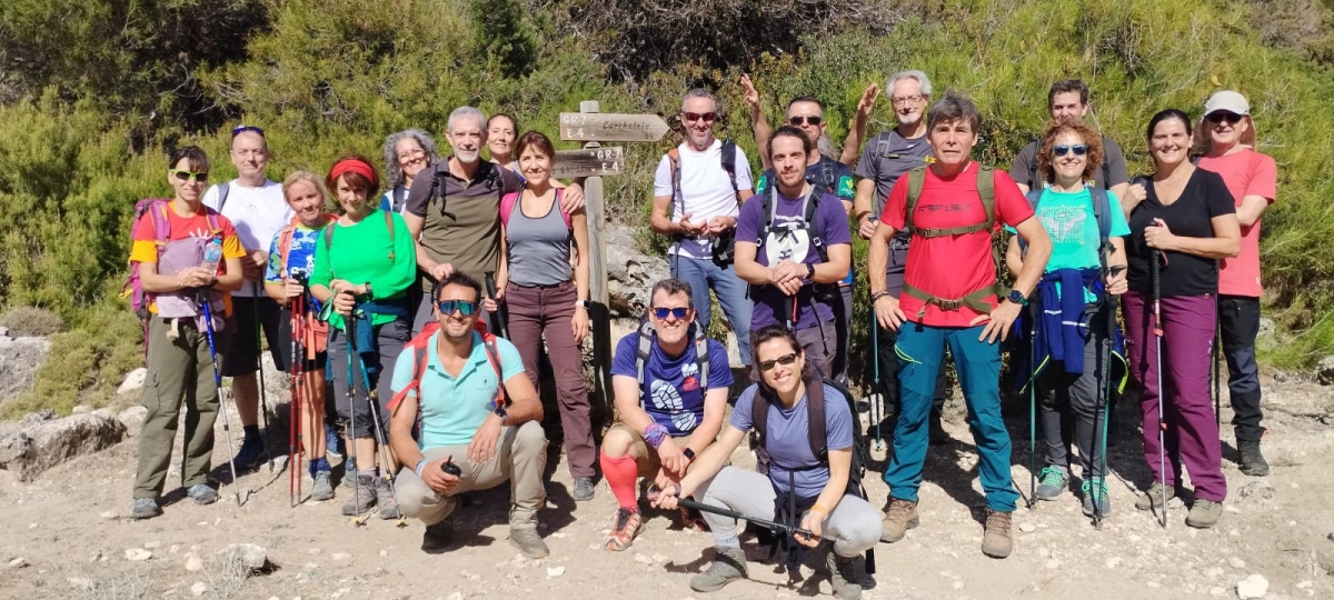 Veintidós senderistas completan la primera ruta del Patronato de Deportes