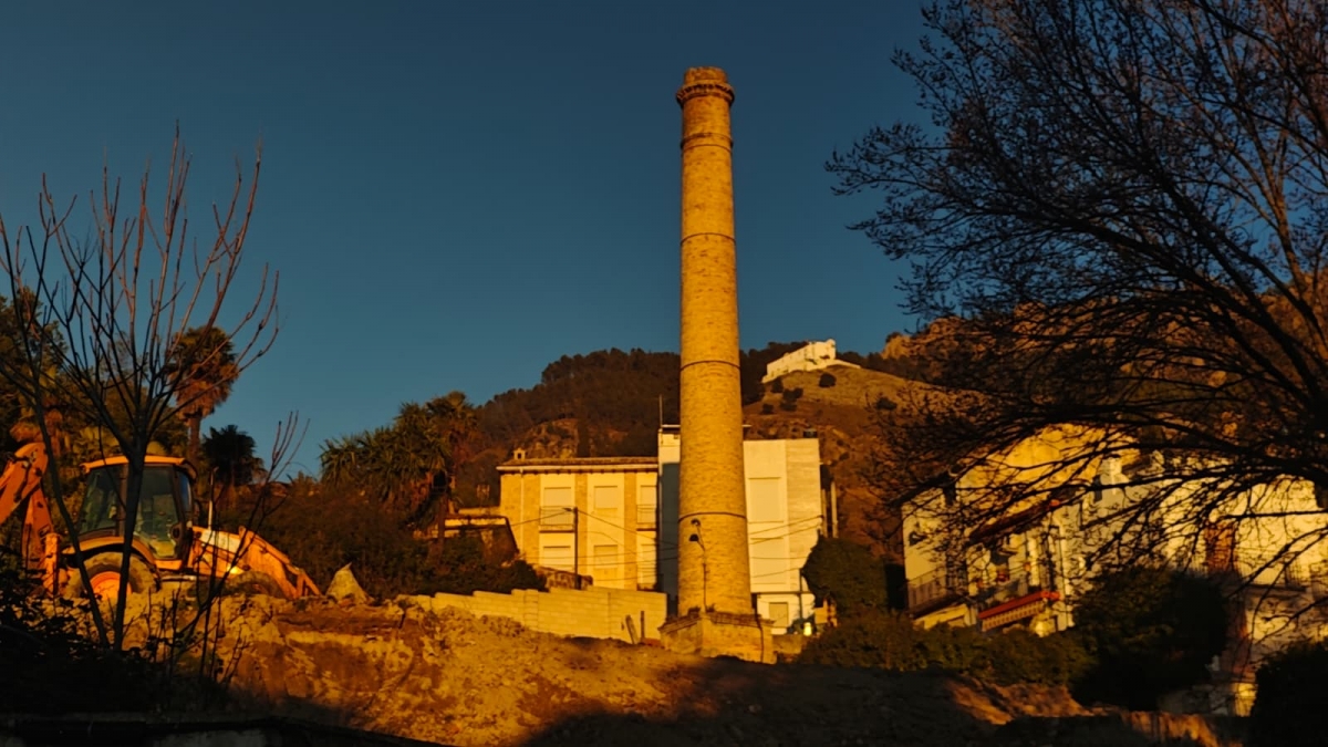  Se agilizan los trabajos de estabilización  de la chimenea en Cazorla 