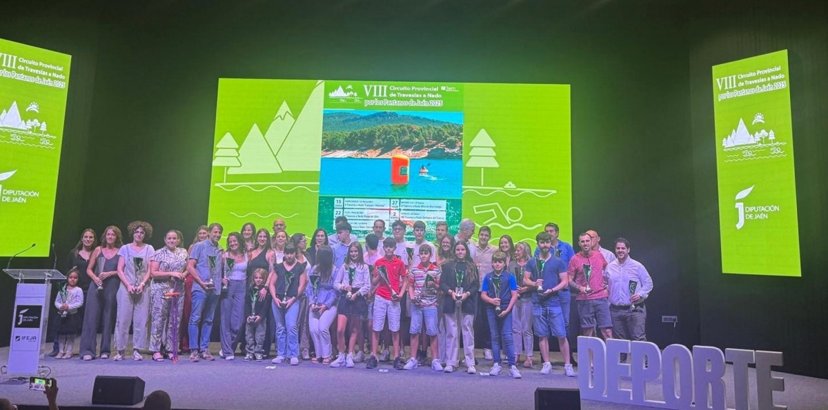 La Diputación entrega los premios del Circuito de Travesías a Nado