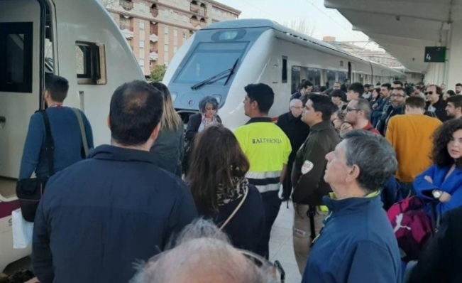  JM+ dice que "no espera al AVE" y pide un tren Jaén-Madrid en 2,5 horas 