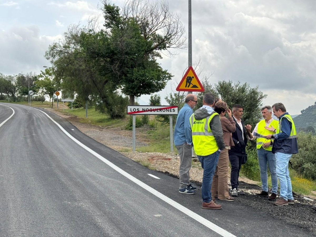  Avanzan las obras del firme de la carretera entre La Bobadilla y Noguerones 