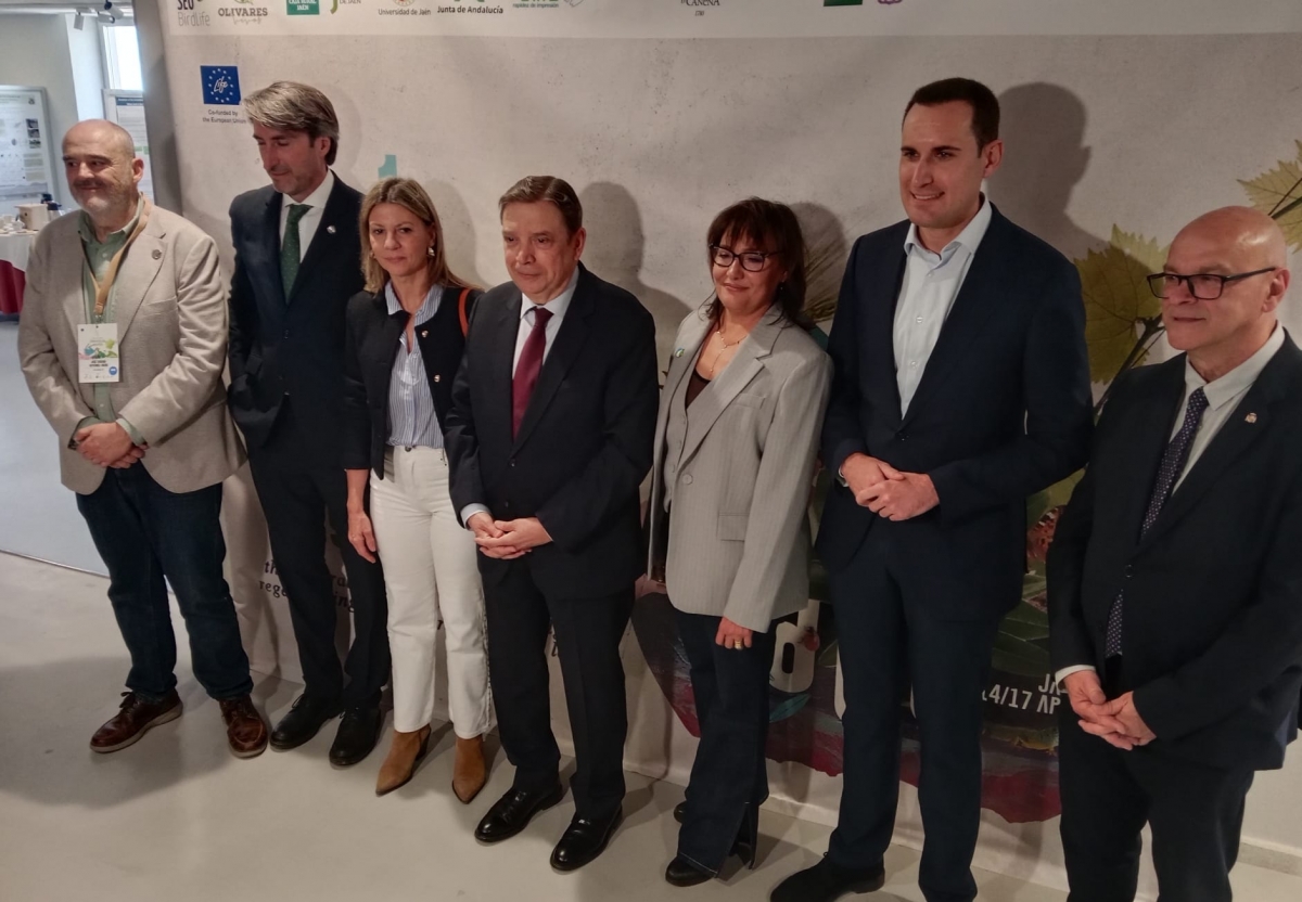  Luis Planas anuncia 64 millones para caminos rurales en Jaén 