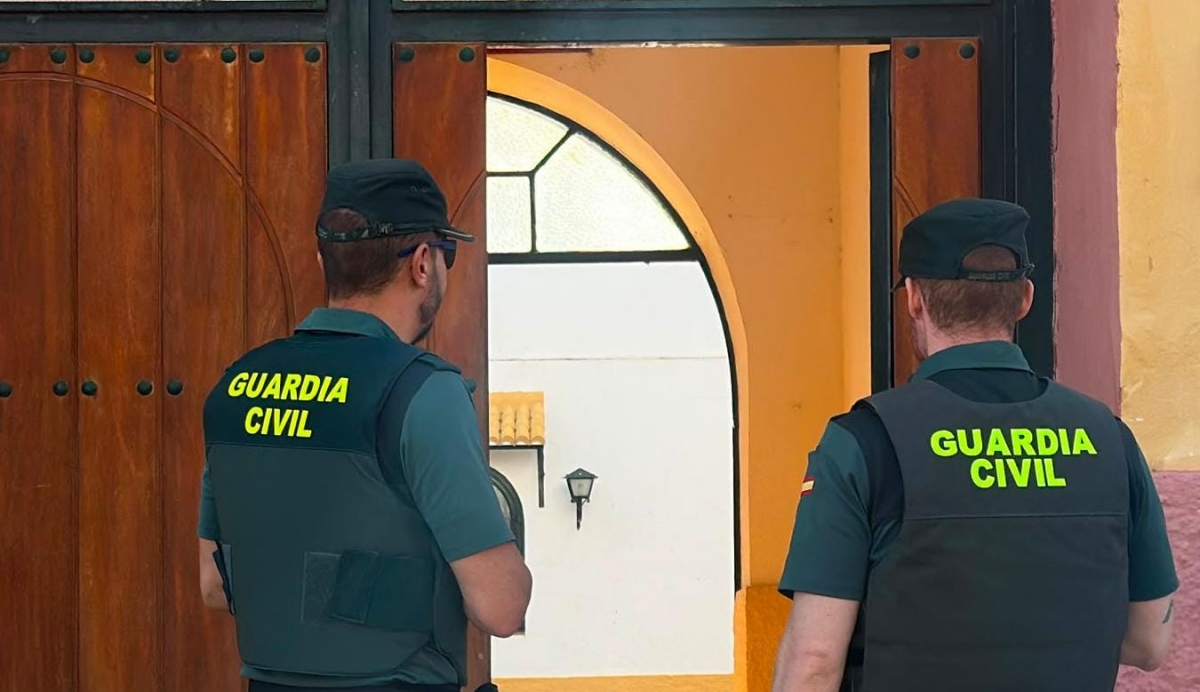  Dos detenidos por retener a un vecino y robarle 900 euros por Bizum 