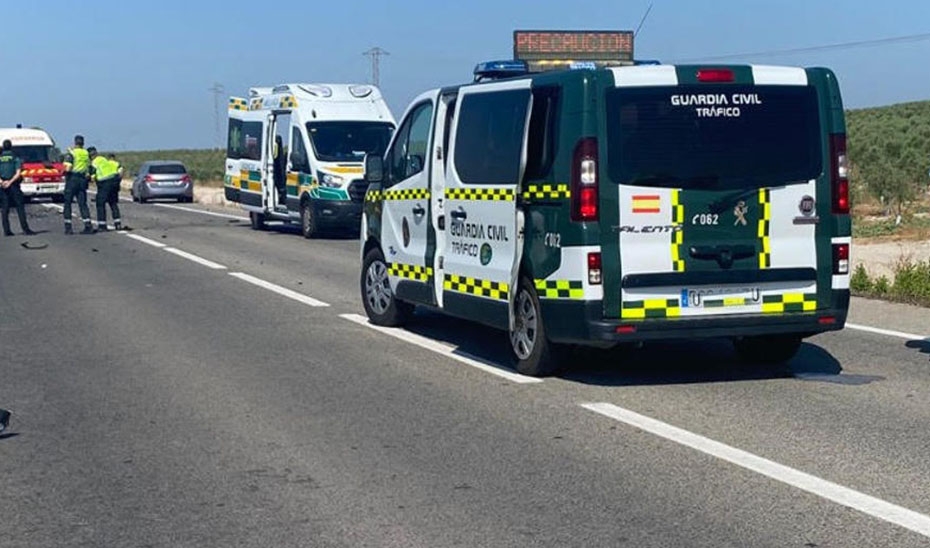  Dos fallecidos en un accidente de coche en la A-306 a la altura de Porcuna 