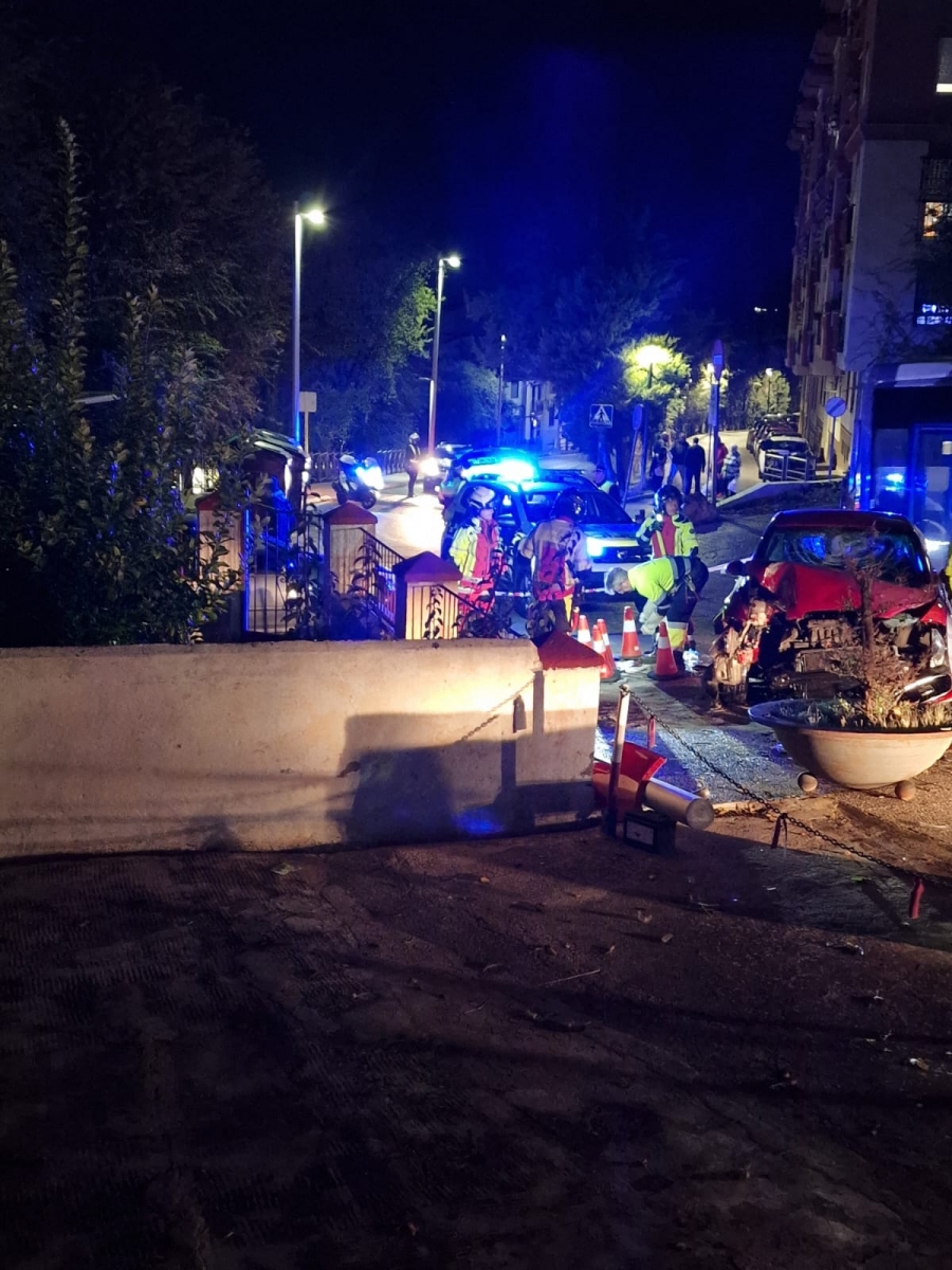  Una mujer y tres menores sufren un accidente en la Circunvalación 