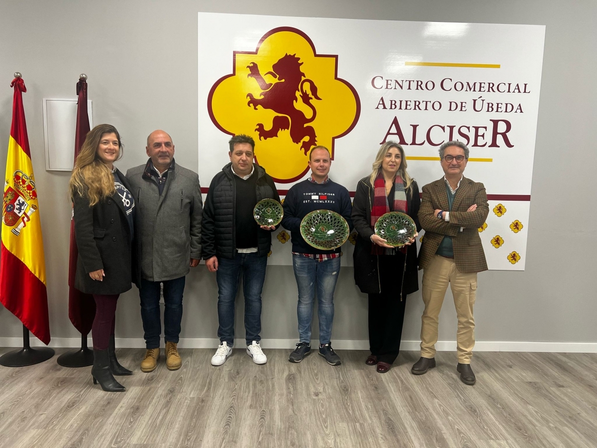  Alciser premiará con 1.200 euros a los tres mejores escaparates navideños 