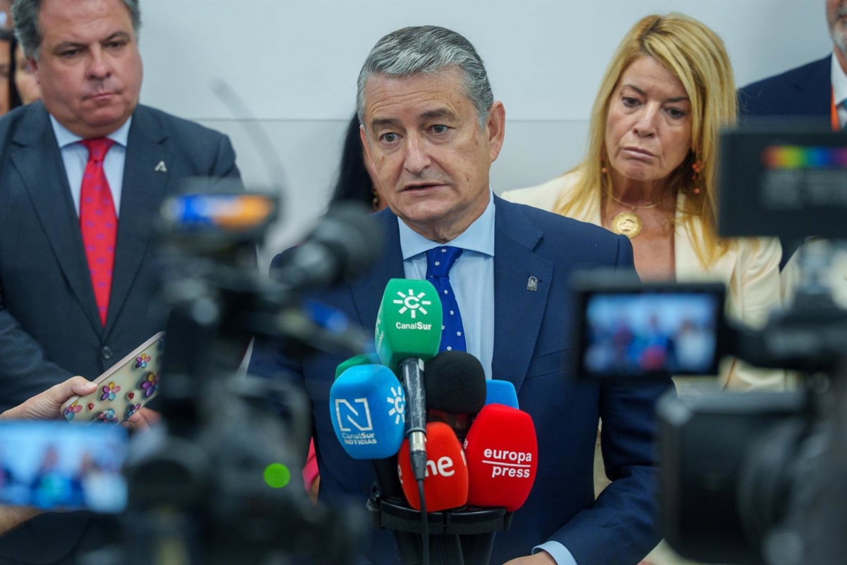  Sanz asegura que la Junta "cumple la ley" del aborto en Jaén 