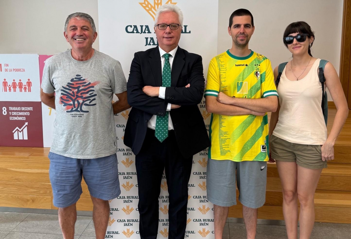 Caja Rural apoya las fiestas de El Almendral
