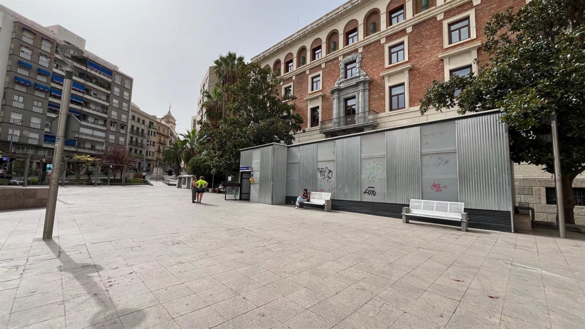 El PP urge a que se quiten las chapas del parking de la Constitución