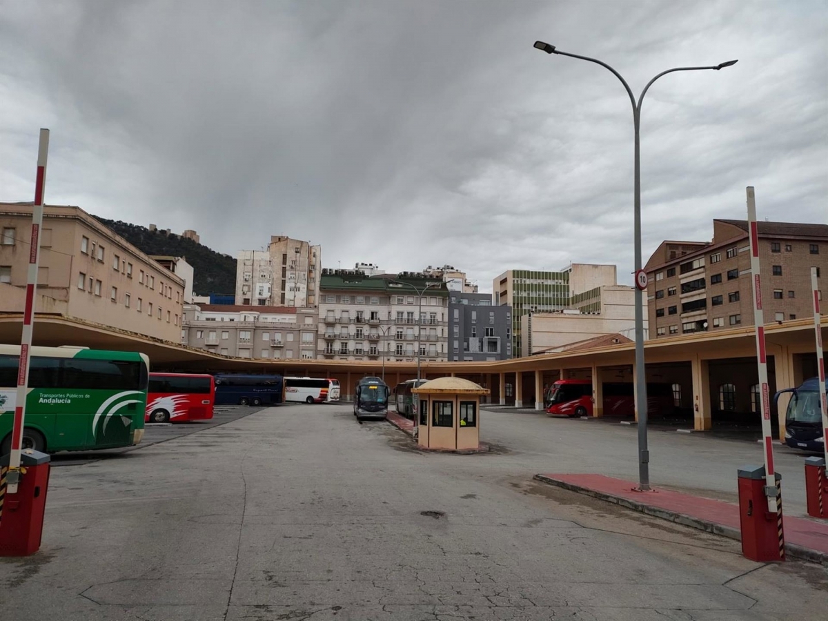  Más de 5.000 viajeros usan a diario la estación de autobuses de Jaén 