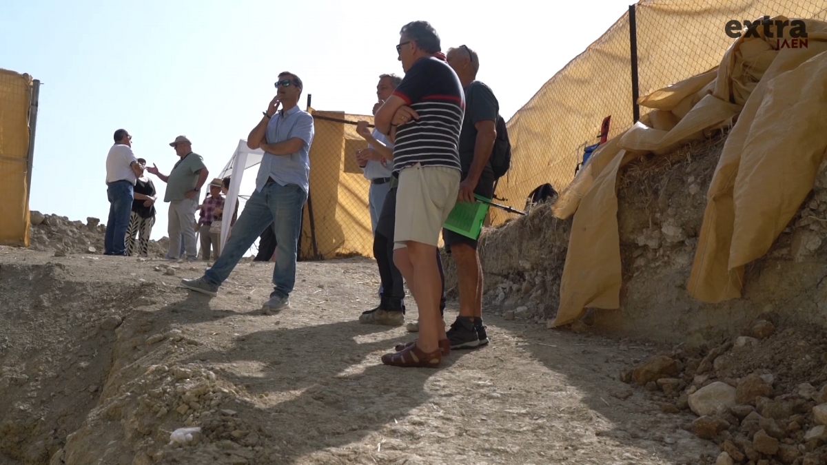 Los trabajos en el cementerio no dan con la fosa 548