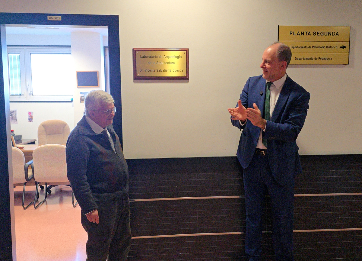  La UJA homenajea al catedrático emérito Vicente Salvatierra 