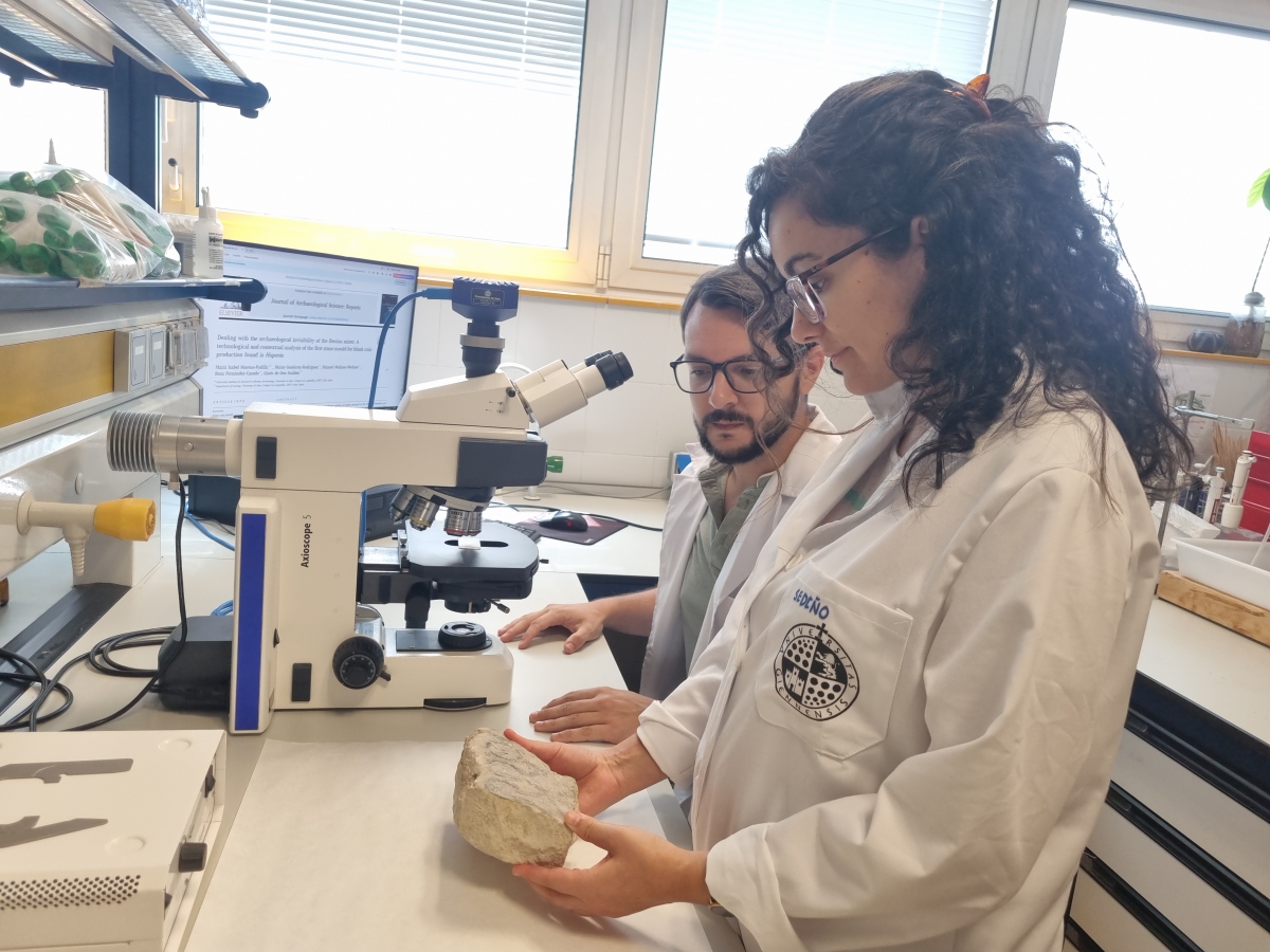 Descubren en Porcuna el primer molde de piedra para la moneda ibérica