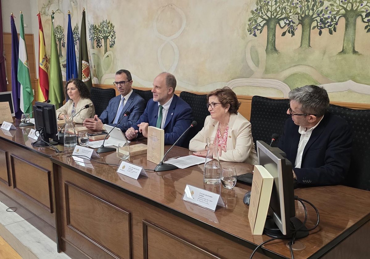 La UJA rinde homenaje a la catedrática emérita Mª Dolores Rincón 