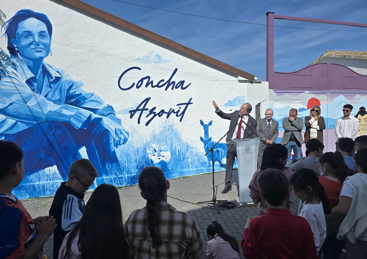  La UJA homenajea a su investigadora Concha Azorit con un mural en Baños 