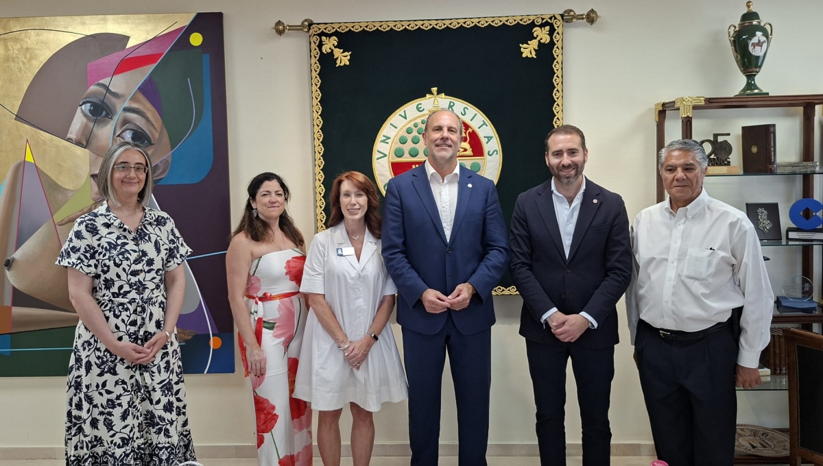  El rector recibe a representantes de la Universidad de Arkansas 