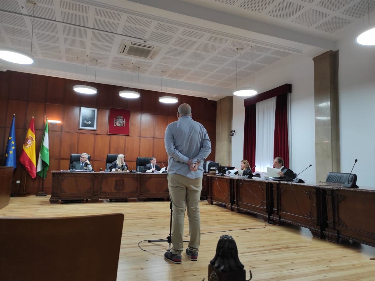  Acusan a un hombre de agredir sexualmente a su "mejor amiga" 