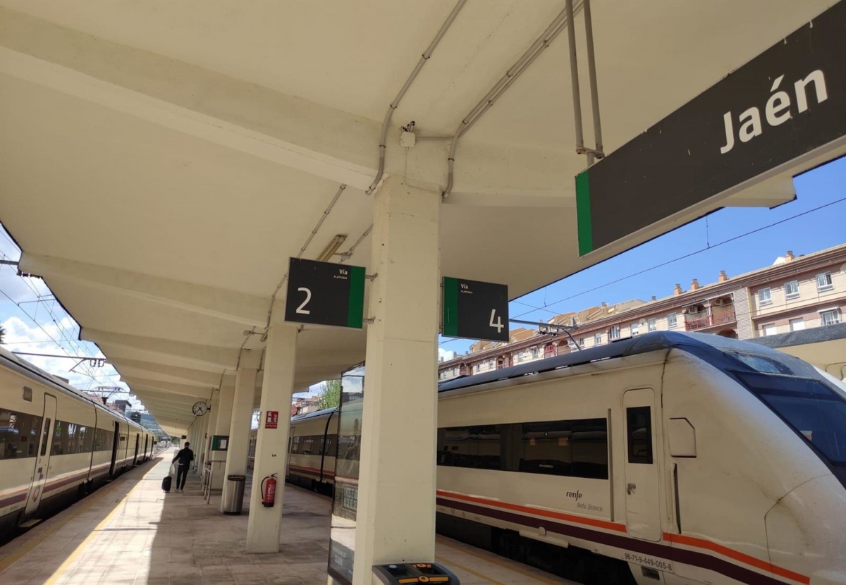 Jaén se queda sin tren por otra avería en las catenarias