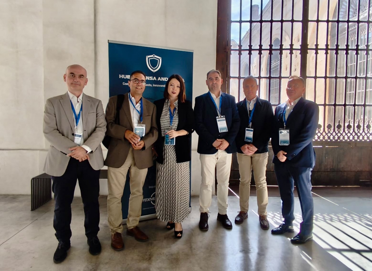  Empresas jiennenses participan en una jornada de Defensa en Sevilla 