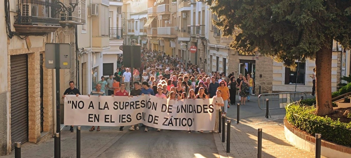  El PSOE pide recuperar las líneas suprimidas en el IES de Torreperogil 