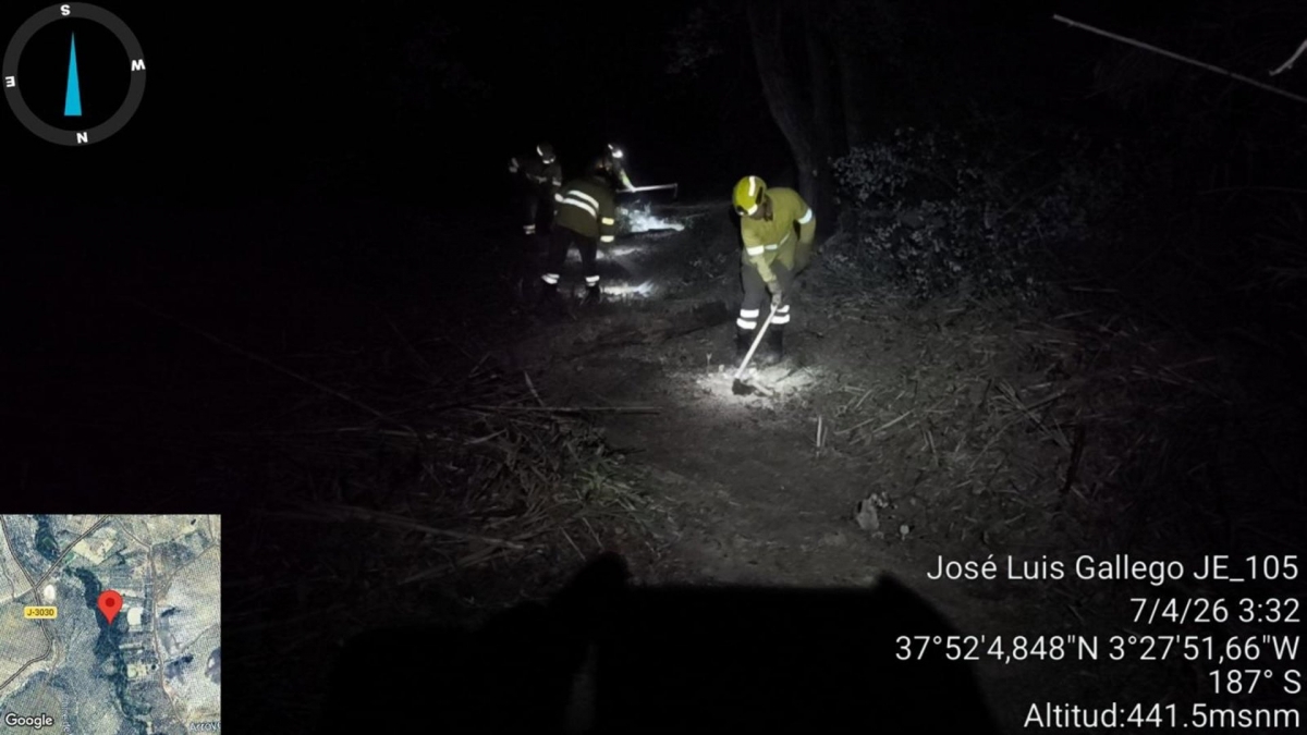  Controlado un incendio en el entorno del río Bedmar, en Jimena 