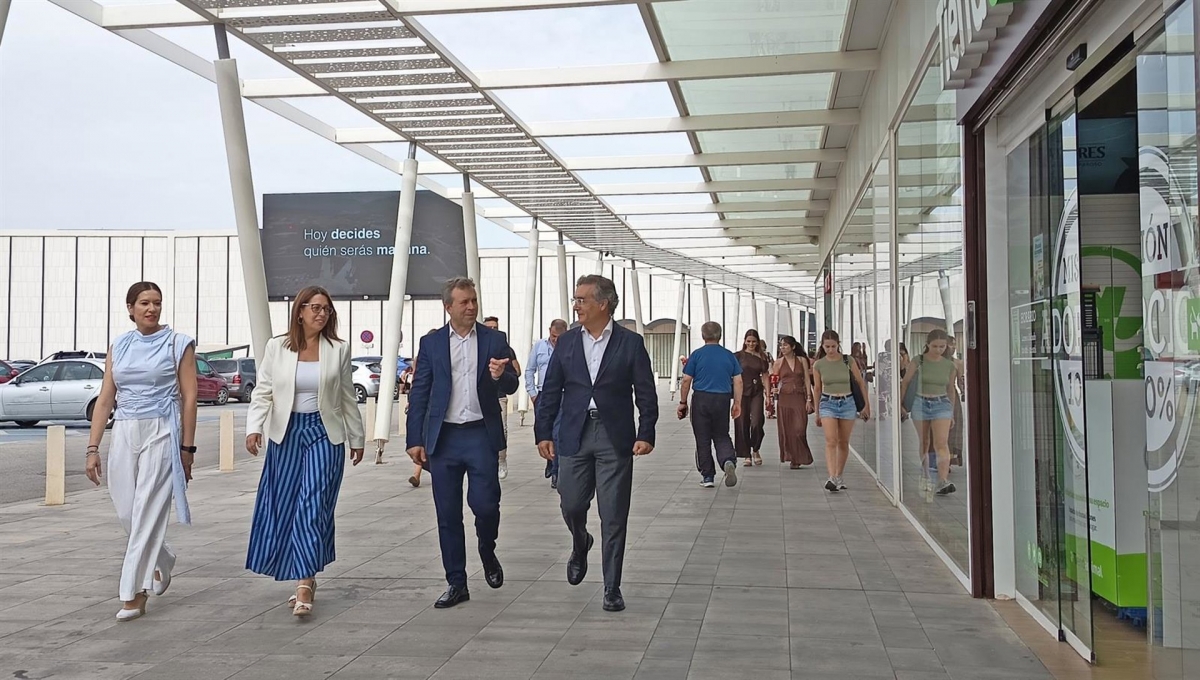  Cinco nuevas tiendas en Jaén Plaza crearán hasta 50 empleos directos 