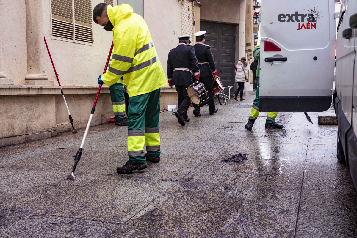  Vecinos recogen firmas para evitar la cera en la calle en Semana Santa 