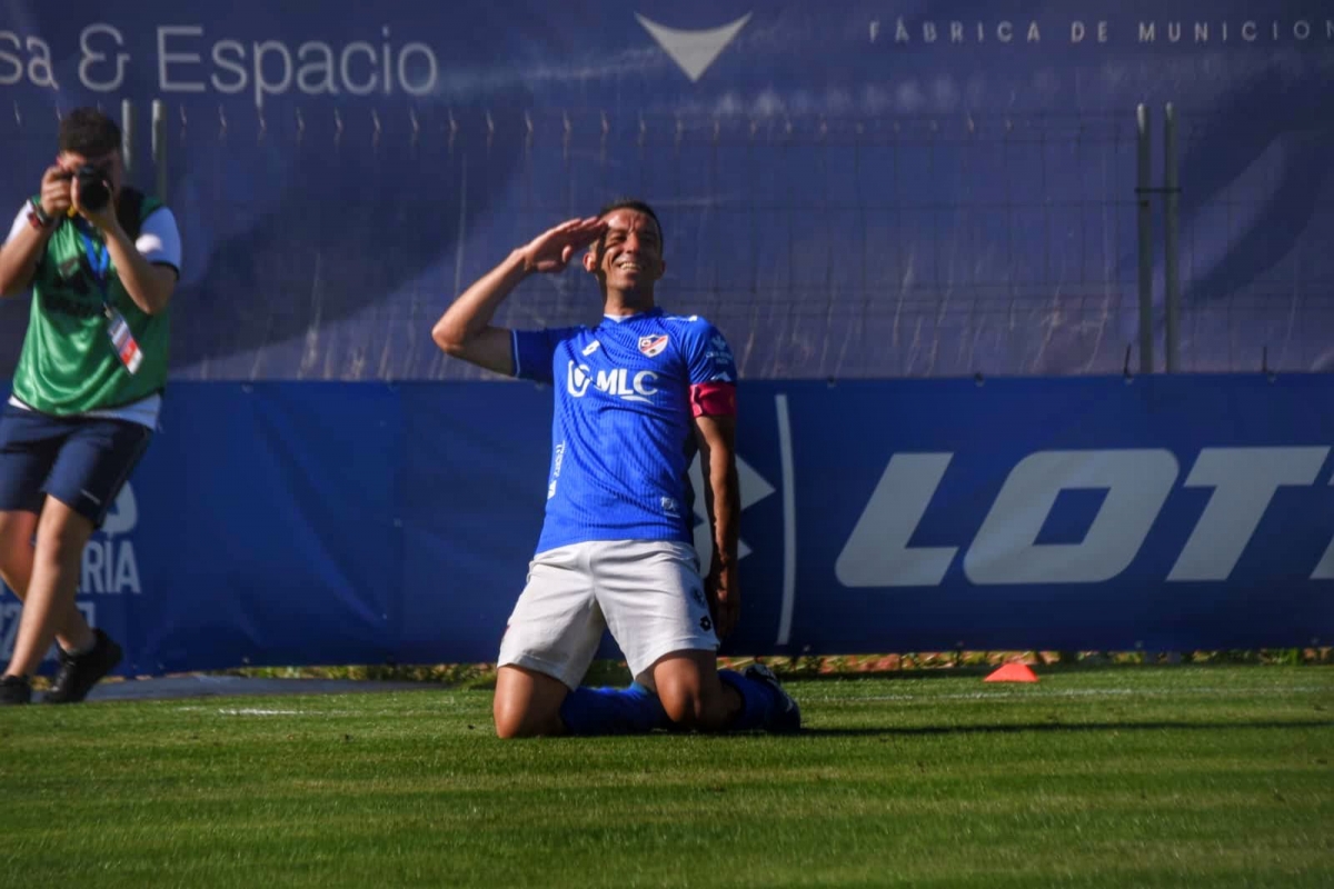  El Linares pierde en un partido con muchos goles, pero intrascendente 