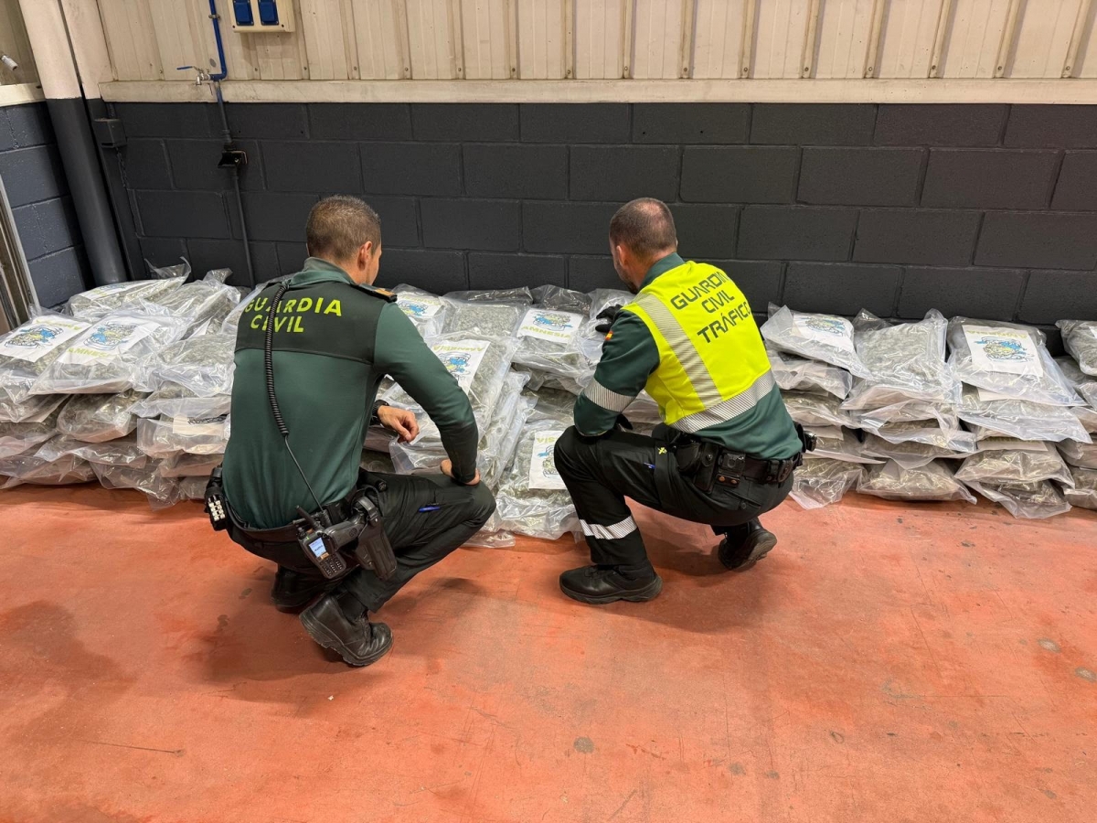  La Guardia Civil interviene 100 kilogramos de marihuana en un camión 